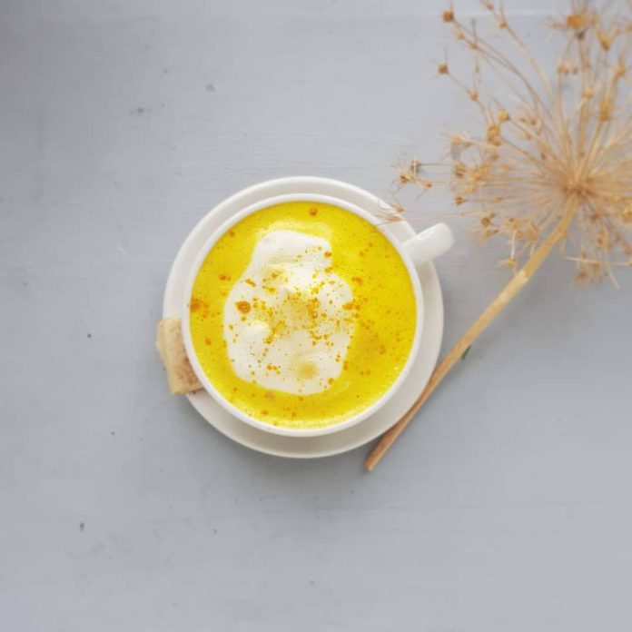 This Turmeric Hot Cocoa Will Keep You Healthy All Winter Long