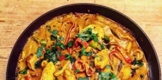 Indian Chicken Madras Is What You Need For Lunch Today