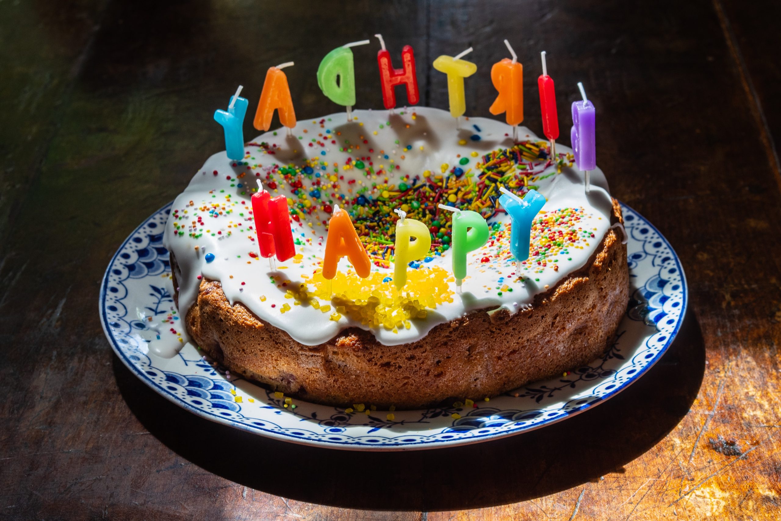 Here s How To Write On Birthday Cakes Foodisinthehouse