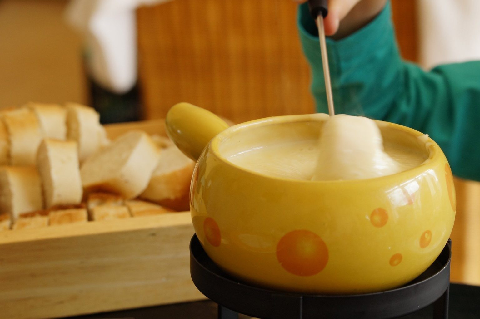 Fondue Ideas For All Cheese Lovers - foodisinthehouse.com