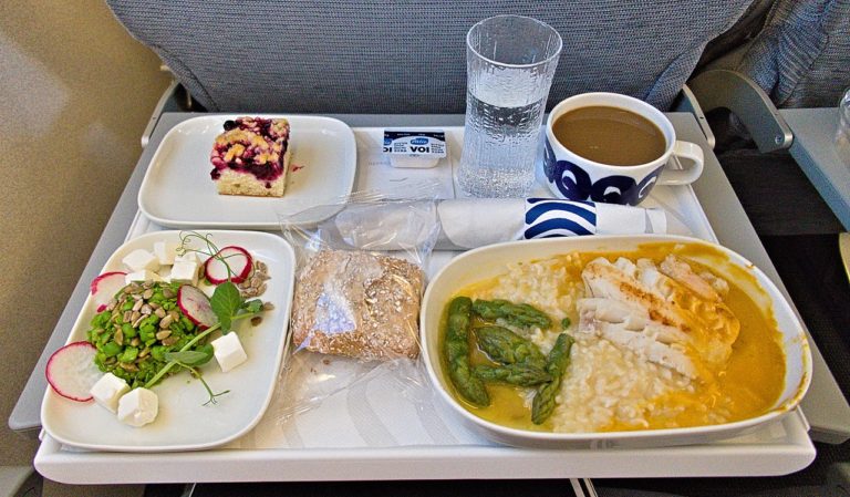 This is How Airplane Food is Made and Prepared - foodisinthehouse.com