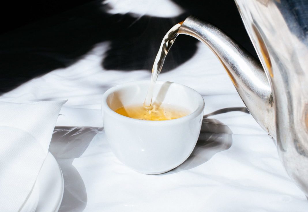 best-teas-to-settle-an-upset-stomach-foodisinthehouse