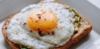 Nutrition myths: sunny side up breakfast