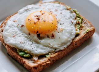 Nutrition myths: sunny side up breakfast