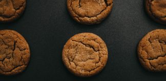 Making round cookies