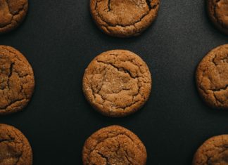 Making round cookies