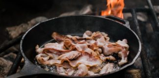How to preserve a cast iron skillet