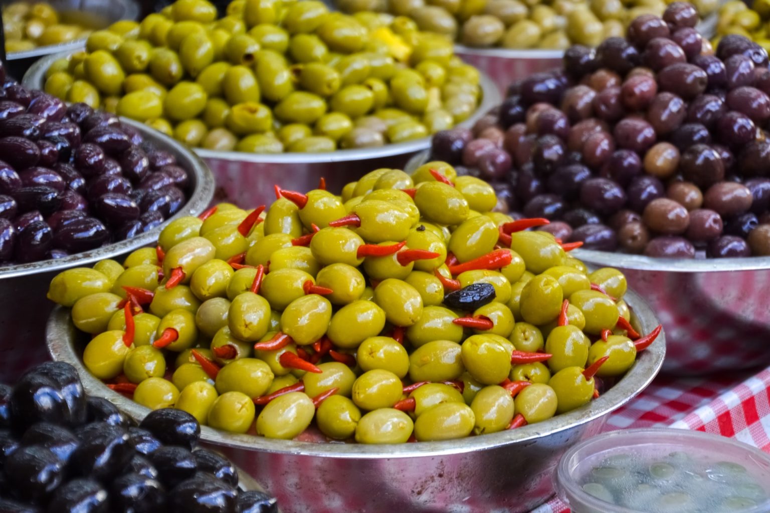 3 Main Differences Between Green and Black Olives