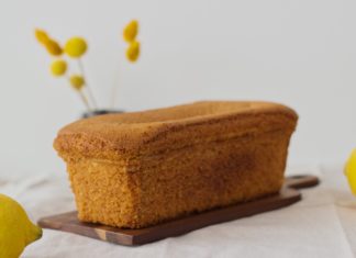 Earl Grey yogurt cake