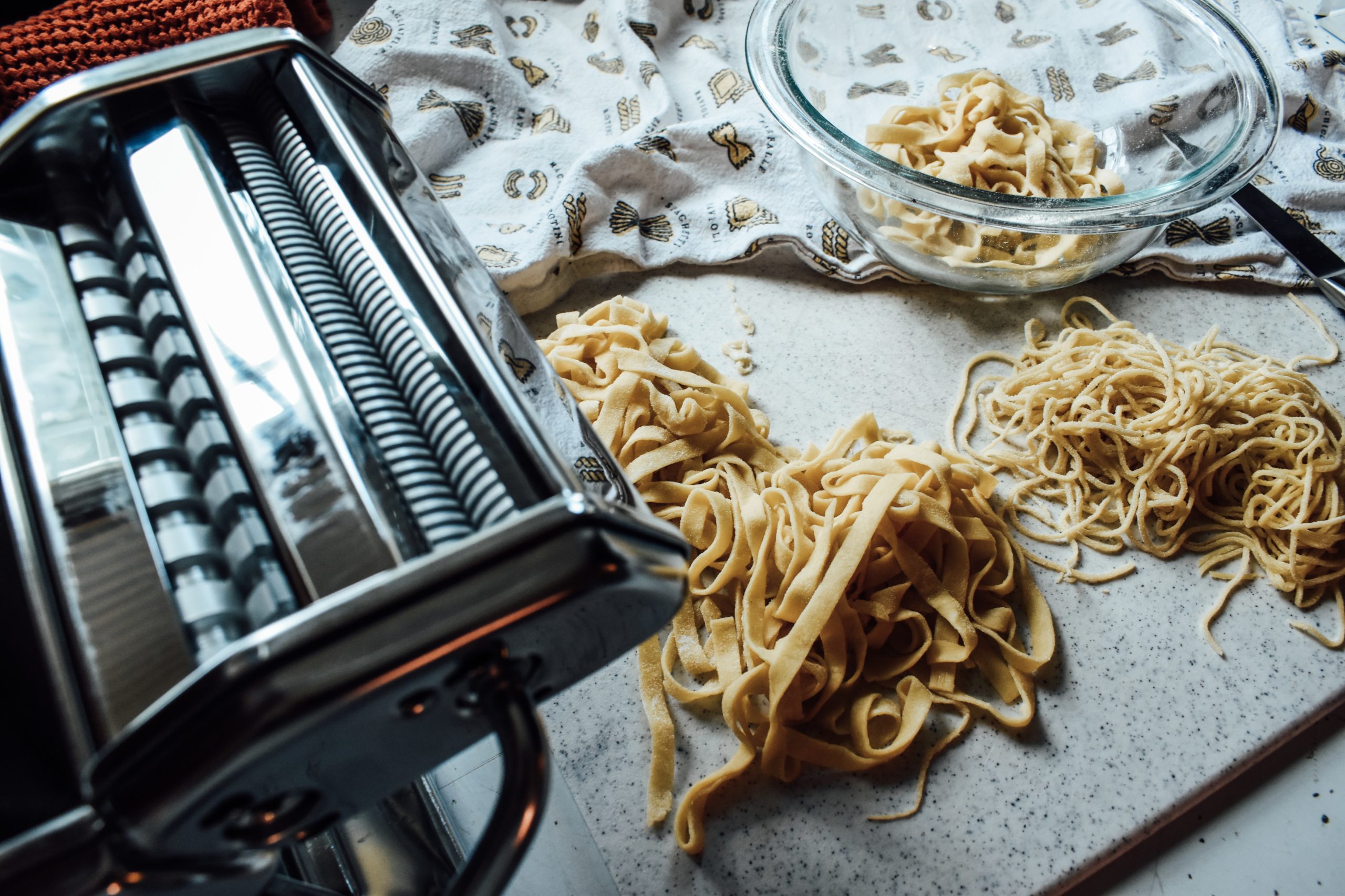 Manual vs. Electronic Pasta Maker Which One Should You Buy