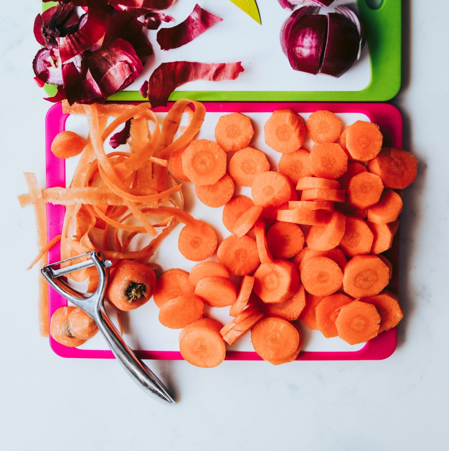 Swivel Peelers vs Y Peelers — Which One Is a Better Choice