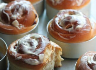 Vegan Cinnamon Buns