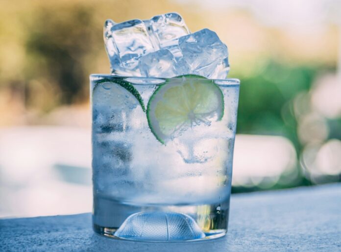 Gin and tonic